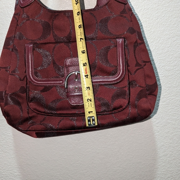 Burgundy coach - Picture 10 of 10